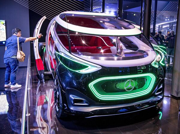 سيارة مرسيدس فيجن أورباناتك (Vision Urbanatic) في المعرض الدولي  للسيارات في فرانكفورت، ألمانيا 10 سبتمبر 2019 - سبوتنيك عربي
