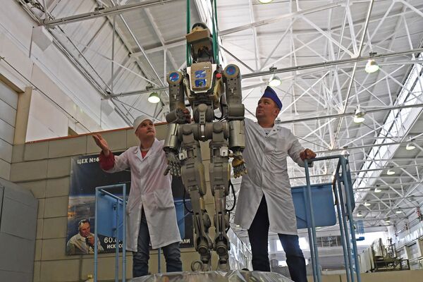 الرجل الآلي فيودور الروسي يعود إلى موطنه روسيا بعد مهمة قام بها على متن محطة الفضاء الدولية - سبوتنيك عربي