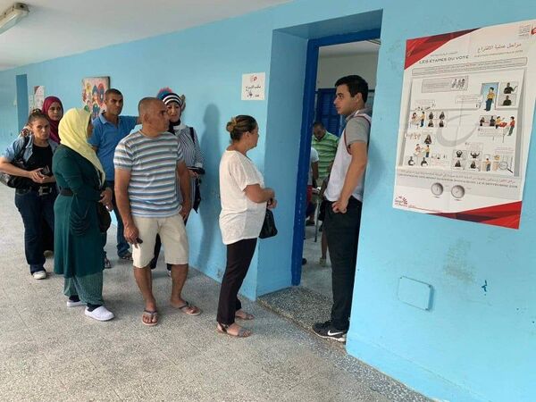 رئاسية تونس... إقبال ضعيف أغلبه لكبار السن رئاسية تونس... إقبال ضعيف أغلبه لكبار السن - سبوتنيك عربي