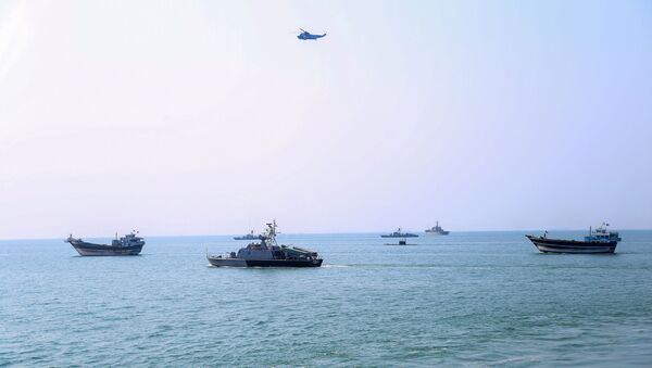 مناورات عسكرية لقوات الجيش الإيراني والحرس الثوري في بحر عمان - سبوتنيك عربي
