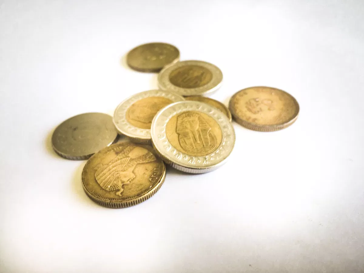 الجنيه سادس أسوأ عملات العالم أداء في 2023 والانخفاض مستمر