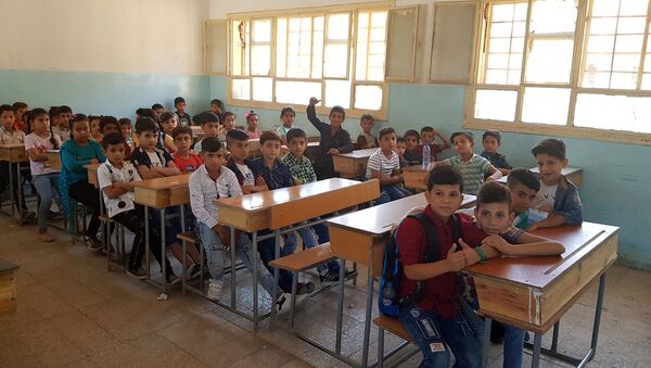 تنظيم قسد يغلق 2154 مدرسة سورية  في الحسكة ويمنح بعضها للجيش الأمريكي - سبوتنيك عربي