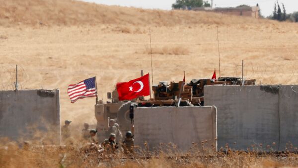القوات التركية والأميركية تعود من دورية مشتركة بين الولايات المتحدة وتركيا في شمال سوريا - سبوتنيك عربي