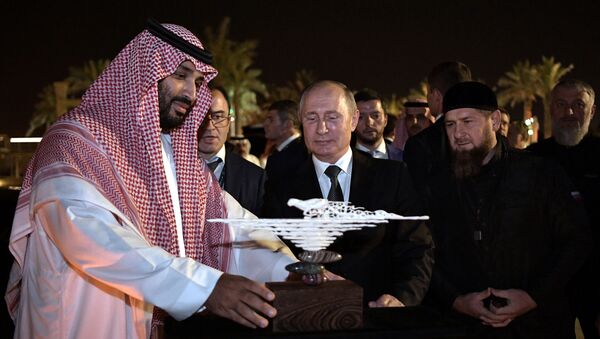 الرئيس الروسي فلاديمير بوتين مع ولي العهد السعودي الأمير محمد بن سلمان - سبوتنيك عربي
