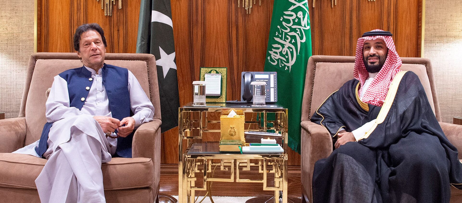 ولي العهد السعودي الأمير محمد بن سلمان يلتقي برئيس الوزراء الباكستاني عمران خان في الرياض - سبوتنيك عربي, 1920, 30.09.2021