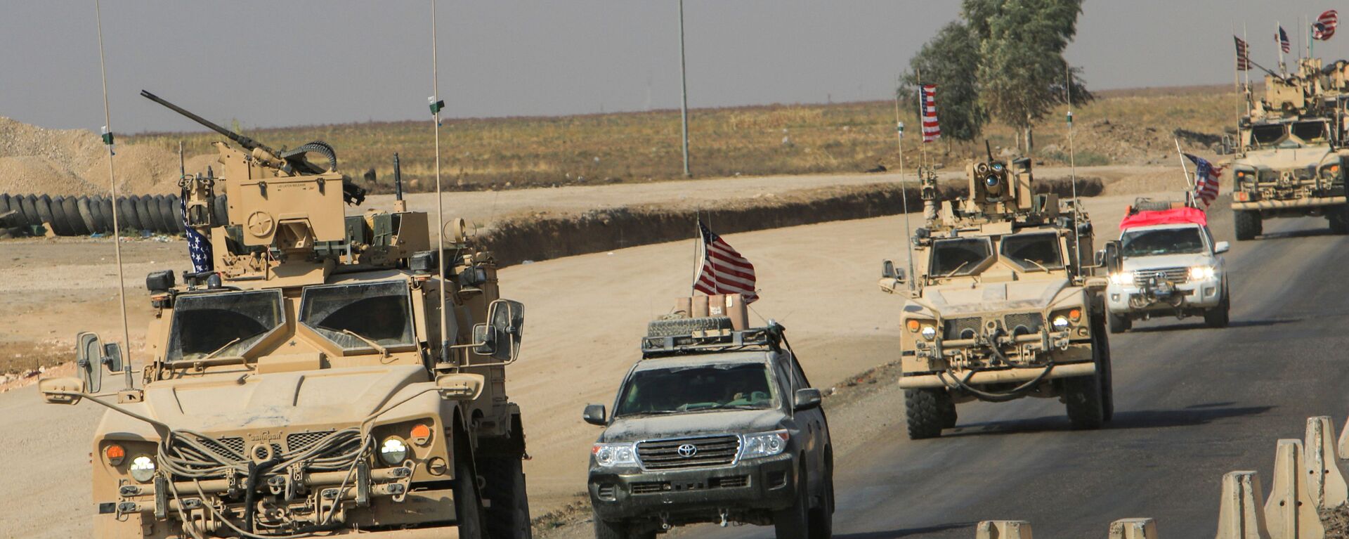 قوات الجيش الأمريكي المنسحبة من شمال سوريا، في ضواحي دهوك، العراق 21 أكتوبر 2019 - سبوتنيك عربي, 1920, 26.02.2021