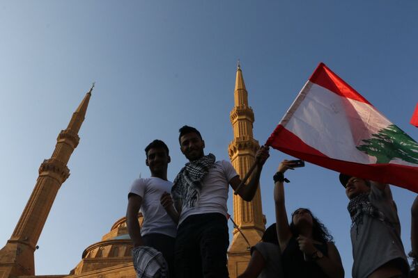 استمرار الاحتجاجات في لبنان... والحكومة تباشر تنفيذ الإصلاحات استمرار الاحتجاجات في لبنان... والحكومة تباشر تنفيذ الإصلاحات - سبوتنيك عربي