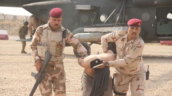 القوات العراقية تقتل 3 إرهابيين وتعتقل إنتحاريين قرب السعودية - سبوتنيك عربي