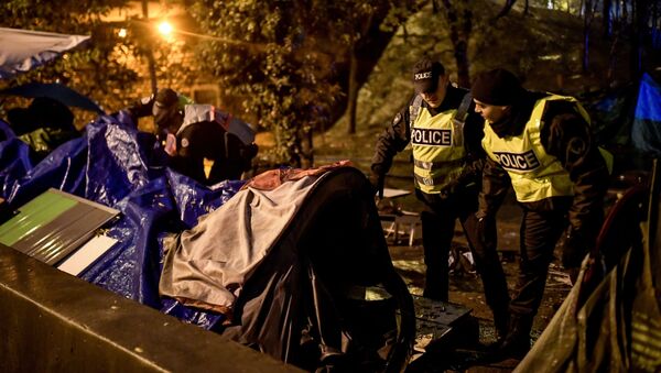 الشرطة الفرنسية تخلي مخيم لاجئين في باريس - سبوتنيك عربي