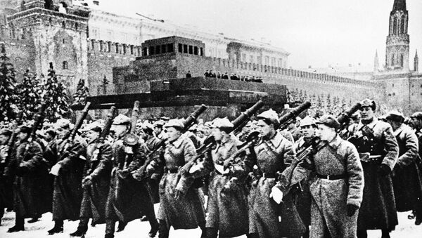 عرض عسكري في موسكو في 7 نوفمبر 1941 - سبوتنيك عربي