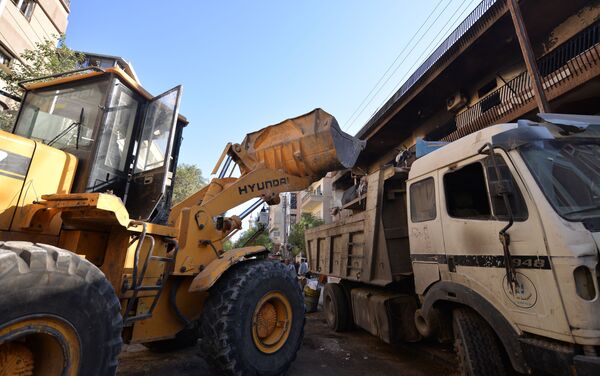 تداعيات القصف الإسرائيلي على حي المزة في دمشق - سبوتنيك عربي