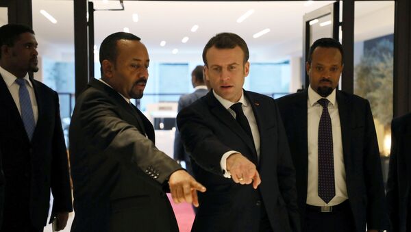 الرئيس الفرنسي إيمانويل ماكرون ورئيس الوزراء الأثيوبي أبي أحمد - سبوتنيك عربي