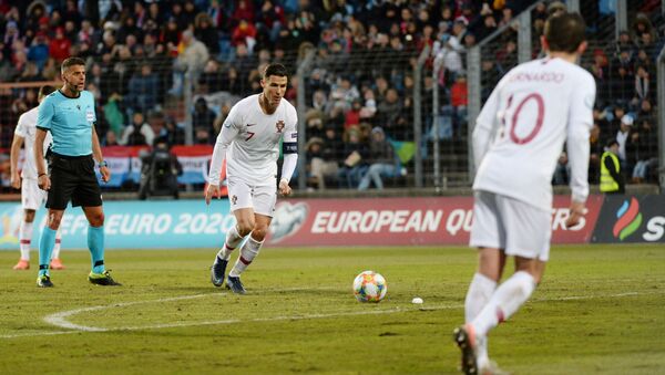كريستيانو رونالدو خلال مباراة البرتغال ولوكسمبرج - سبوتنيك عربي