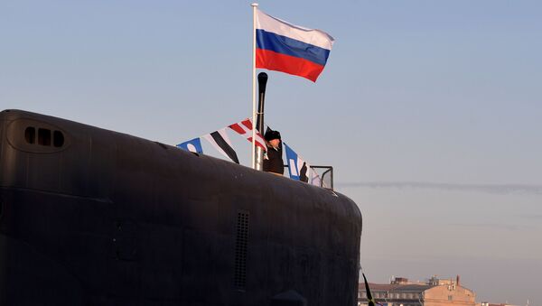 تسليم غواصة بيتروبالوفسك-كامتشاتكا، التي تعمل بالديزل والكهرباء، من مشروع 636.6 فارشافيانكا، إلى القوات البحرية الروسية، 25 نوفمبر 2019 - سبوتنيك عربي