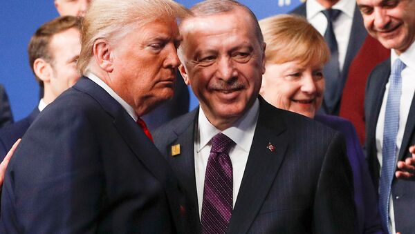 قمة الناتو في لندن - الرئيس التركي رجب طيب أردوغان والرئيس الأمريكي دونالد ترامب، 4 ديسمبر 2019 - سبوتنيك عربي