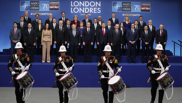 صورة جماعية لقادة دول أعضاء الحلف المشاركين في قمة الناتو في لندن، 4 ديسمبر 2019 - سبوتنيك عربي