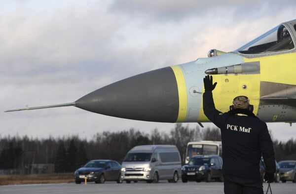 استعداد الطائرة ميغ للإقلاع  في ضواحي موسكو - سبوتنيك عربي