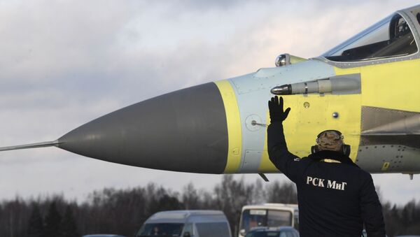 استعداد الطائرة ميغ للإقلاع  في ضواحي موسكو - سبوتنيك عربي
