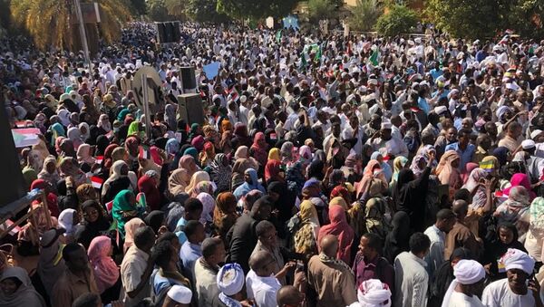 مظاهرات المسيرة الخضراء فى السودان، 14 ديسمبر 2019 - سبوتنيك عربي