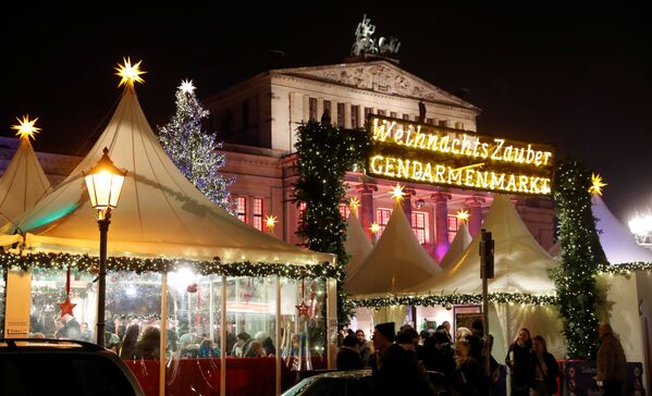 مهرجان عيد الميلاد في ساحة جندارمن ماركت في برلين، ألمانيا 1 ديسمبر 2019 - سبوتنيك عربي