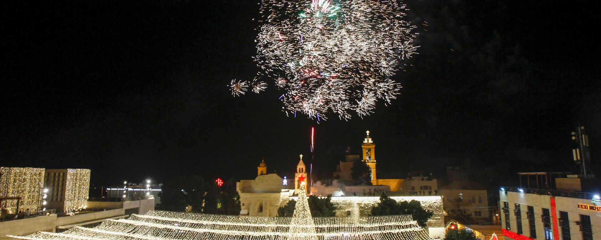 مراسم الاحتفال بمناسبة إضاءة شجرة عيد الميلاد في ساحة مانجر (ساحة كنيسة المهد) في في بيت لحم، الضفة الغربية، 30 نوفمبر 2019  - سبوتنيك عربي, 1920, 27.12.2023