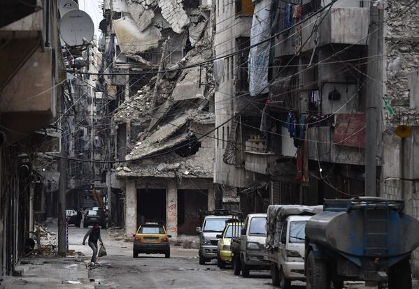 سوريون يعودون إلى بيوتهم في حلب، سوريا 7 فبراير 2019 - سبوتنيك عربي