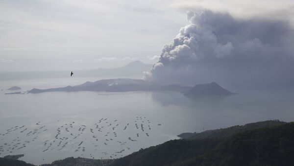 ثوران بركان تال في مانيلا، الفلبين 13 يناير 2020 - سبوتنيك عربي