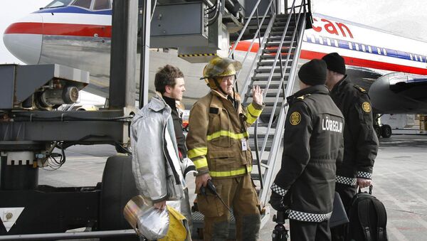 وحدات الطوارئ في مطار كيفلافيك بأيسلندا - سبوتنيك عربي