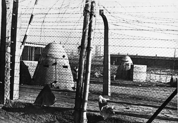 ثكنات مدرعة مزودة بالرشاشات بمعسكر أوشفيتز النازي في بولندا - سبوتنيك عربي