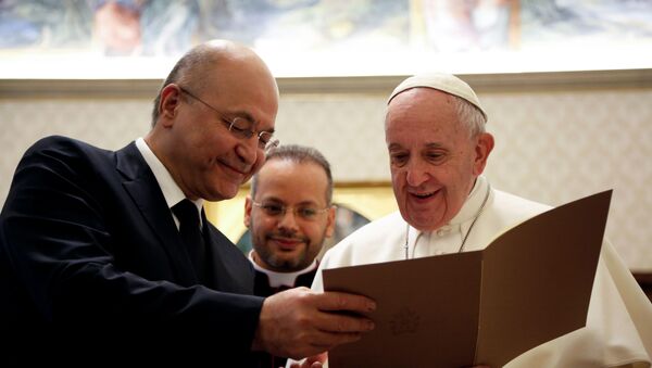 البابا فرنسيس يلتقي الرئيس العراقي برهم صالح في الفاتيكان، 25 يناير/ كانون الثاني 2020 - سبوتنيك عربي
