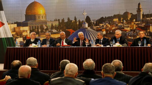 الرئيس الفلسطيني محمود عباس يلقي خطابًا عقب إعلان الرئيس الأمريكي دونالد ترامب عن خطة السلام في الشرق الأوسط في رام الله في الضفة الغربية التي تحتلها إسرائيل - سبوتنيك عربي