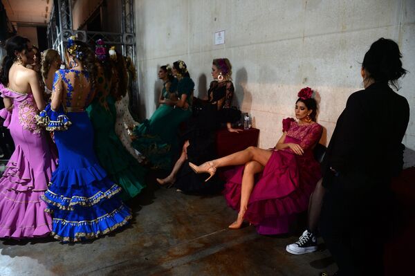 عرض أزياء الفلامنكو الدولي (سيموف) (International Flamenco Fashion Show (SIMOF)) في إشبيلية، إسبانيا في 1 فبراير 2020 - سبوتنيك عربي