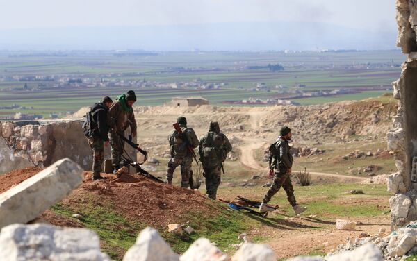 الجيش السوري ينتشر في تلة العيس واتستراد أم فور  - سبوتنيك عربي