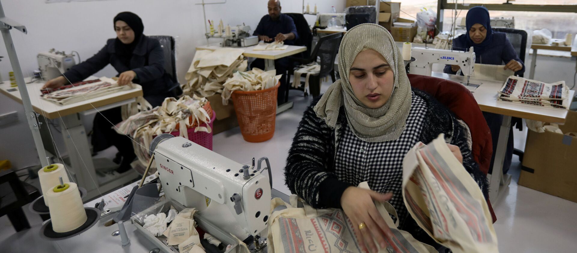 نساء أردنيات يعملن - سبوتنيك عربي, 1920, 13.02.2020