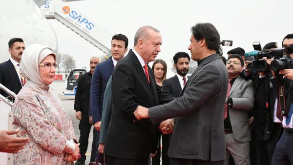 رئيس الوزراء الباكستاني عمران خان يستقبل الرئيس التركي رجب طيب أردوغان في باكستان - سبوتنيك عربي