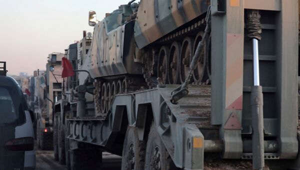 مركبات عسكرية تركية تدخل معبر باب الهوا على الحدود السورية التركية - سبوتنيك عربي