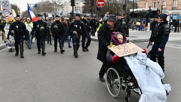 احتجاجات السترات الصفراء في باريس، فرنسا فبراير 2020 - سبوتنيك عربي