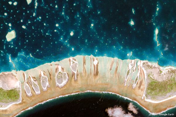 صورة من الفضاء لمنطقة جزر تواموتوس و غامبير، بولينزيا الفرنسية - سبوتنيك عربي