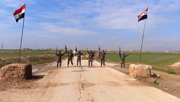 أحد حواجز الجيش السوري في محافظة الحسكة شرق الفرات - سبوتنيك عربي