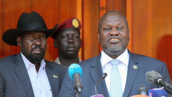 زعيم المعارضة في جنوب السودان رياك مشار يؤدي اليمين الدستوري نائبا أول للرئيس سلفا كير ميارديت - سبوتنيك عربي