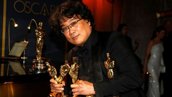 بونغ جون هو مخرج الفيلم الكوري الجنوبي باراسايت الحائز على أوسكار أفضل فيلم لعام 2020 - سبوتنيك عربي
