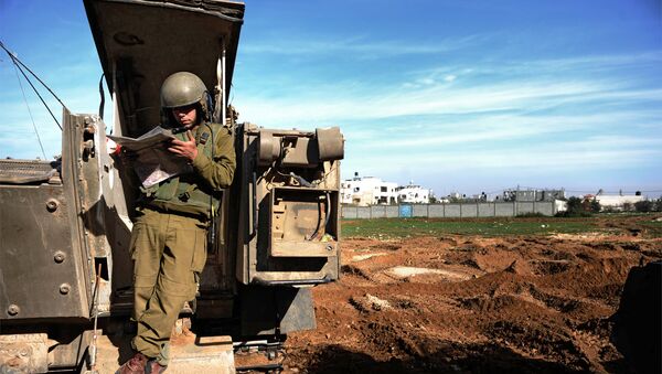 جندي إسرائيلي على حدود قطاع غزة - فلسطين - سبوتنيك عربي