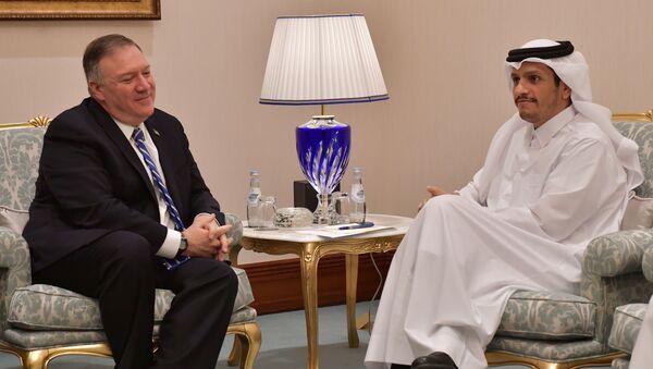 وزير الخارجية القطري الشيخ محمد بن عبد الرحمن آل الثاني ومع وزير الخارجية الأمريكي مايك بومبيو في الدوحة - سبوتنيك عربي