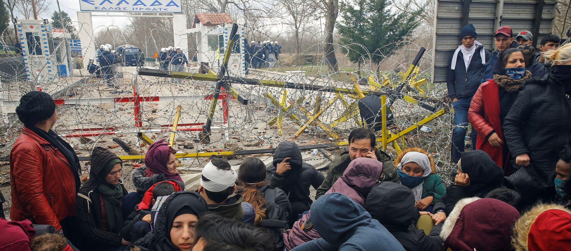 وضع اللاجئين على الحدود التركية اليونانية، تركيا، اليونان، 29 فبراير 2020 - سبوتنيك عربي, 1920, 09.03.2020