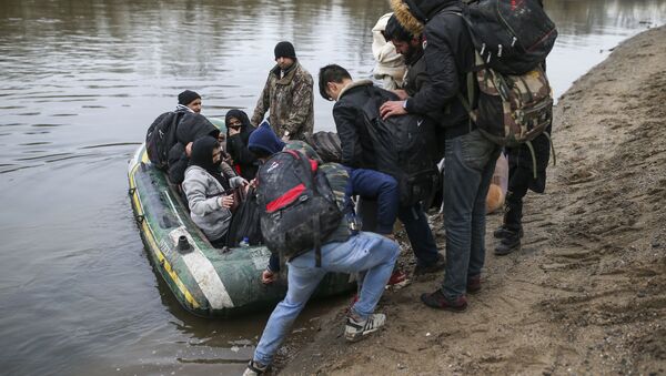 وضع اللاجئين على الحدود التركية اليونانية، تركيا، اليونان، 29 فبراير 2020 - سبوتنيك عربي