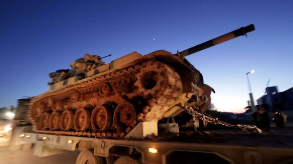 عبور المعدات العسكرية التابعة لـ الجيش التركي للحدود السورية التركية، محافظة إدلب، سوريا، تركيا 9 فبراير 2020 - سبوتنيك عربي