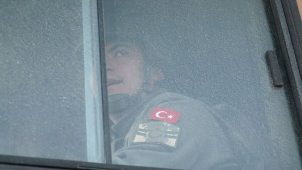 عبور المعدات العسكرية التابعة لـ الجيش التركي للحدود السورية التركية، محافظة إدلب، سوريا، تركيا 9 فبراير 2020 - سبوتنيك عربي