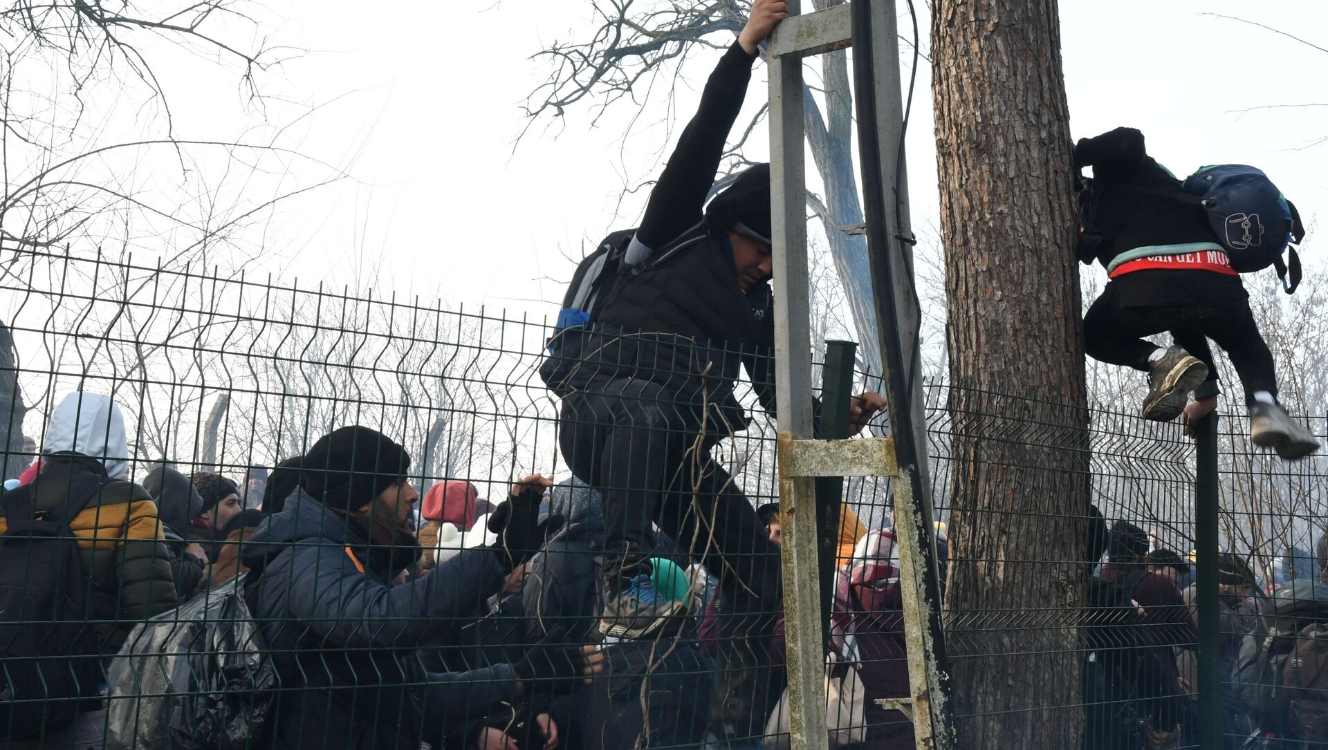 مهاجرون في معبر بازاركول الحدودي في تركيا، الحدود التركية اليونانية، 29 فبراير 2020 - سبوتنيك عربي, 1920, 18.11.2021