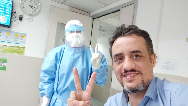 الفلسطيني محمد أبو ناموس، من غزة، يتعافى من فيروس كورونا في الصين - سبوتنيك عربي