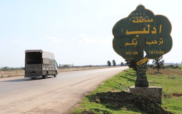 الهدوء وعودة الحياة إلى طريق حلب - دمشق الدولي إم-5 - سبوتنيك عربي